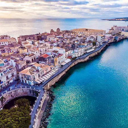 La Trinacria * Syracuse